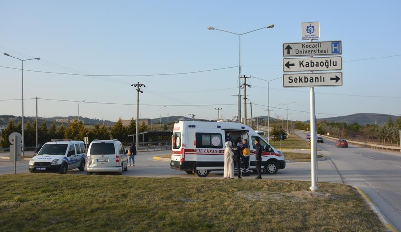 Hafif ticari araç ile otomobil çarpıştı: 2 yaralı