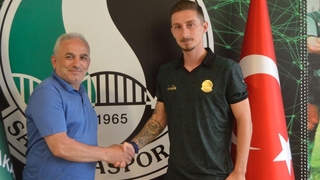 Hakan Yavuz 3 yıllık imzayı attı