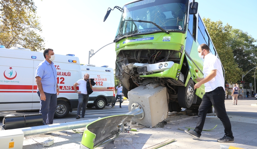 Halk otobüsü şaha kalktı: 7 yaralı
