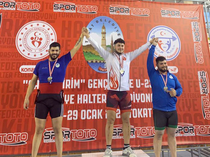 Halterde başarıların ardı arkası kesilmiyor