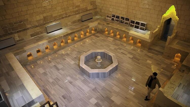 Hamam ve yüzme havuzları kapatıldı