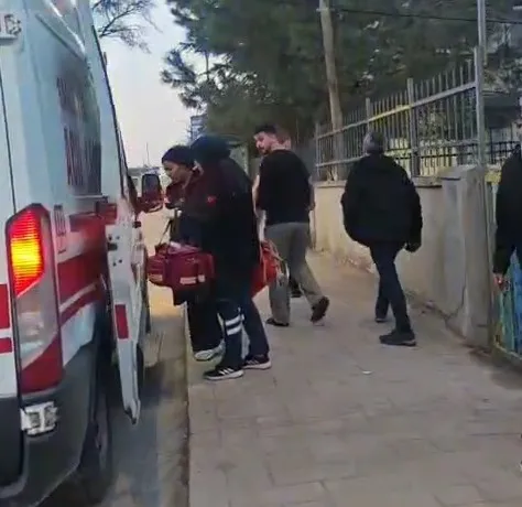 Akyazı’da korku dolu anlar: Hamile kadın kurtarıldı