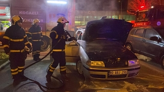 Hastane otoparkında yangın