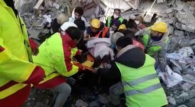 Hatay'da 205 saat sonra hayata dönüş