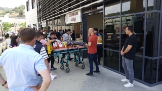 Havuzun klorlama çukuruna düşen çocuk zehirlendi