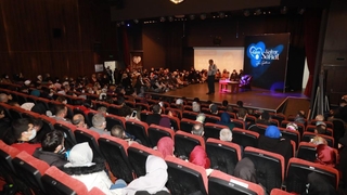 Hayati İnanç Adapazarı’nda sevenleriyle buluştu