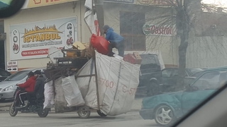 Hem kendilerini hem trafiği tehlikeye attılar