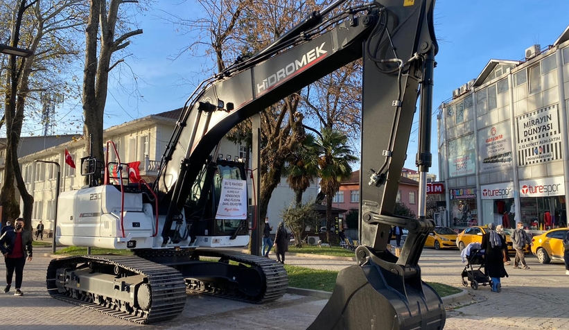 Hendek Belediyesi ekskavatör aldı