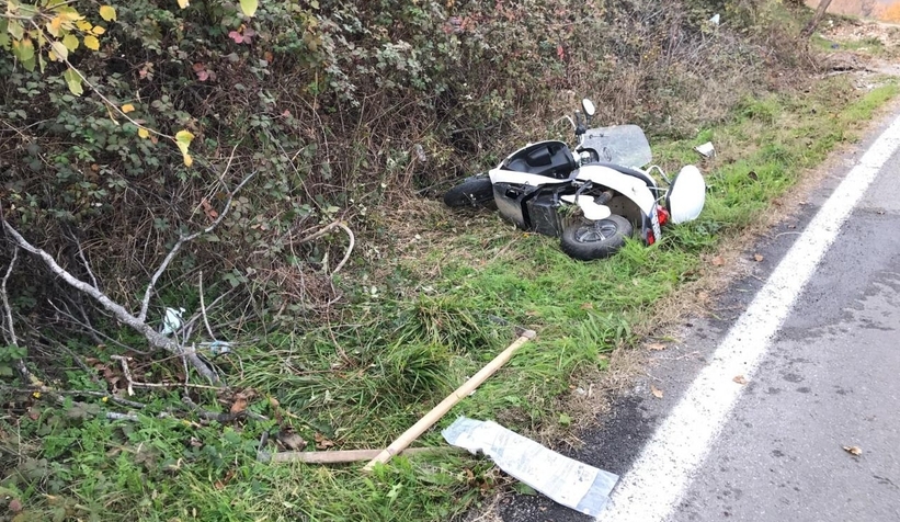 Hendek'te motosiklet devrildi: 2 yaralı