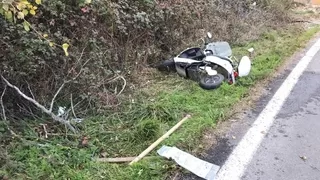 Hendek'te motosiklet devrildi: 2 yaralı