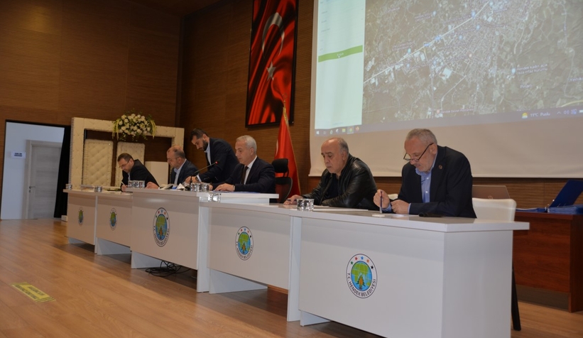 Hendek'te tarla ve arsa satış ihaleleri yapıldı