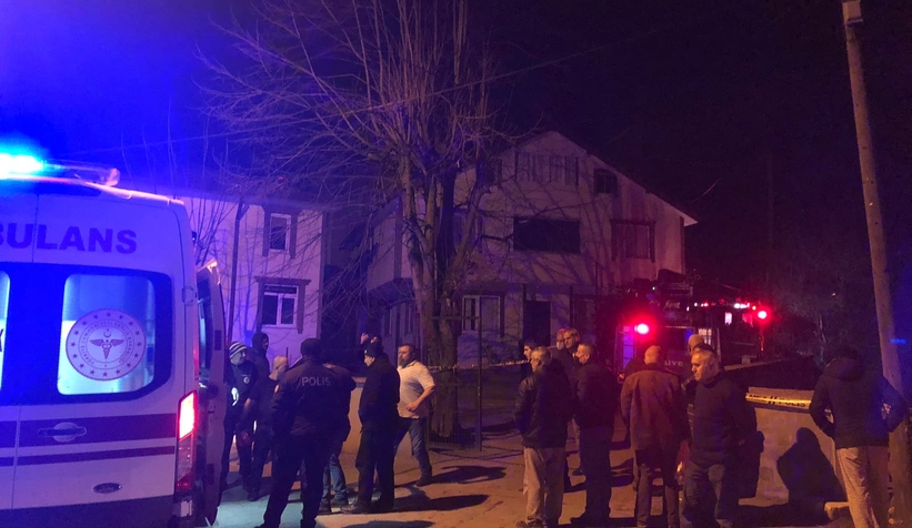 Hendek'te yalnız kişinin yaşadığı konteyner yandı