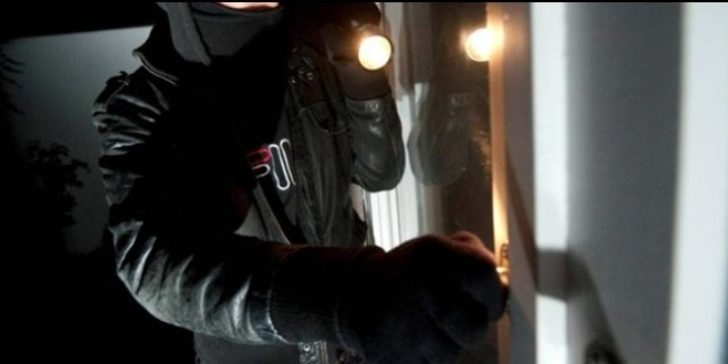 Her hırsız bir polise zimmetlenecek!