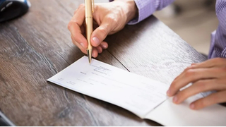 Hesabına yanlışlıkla bin katı para yattı: 18 yaşında multimilyoner oldu