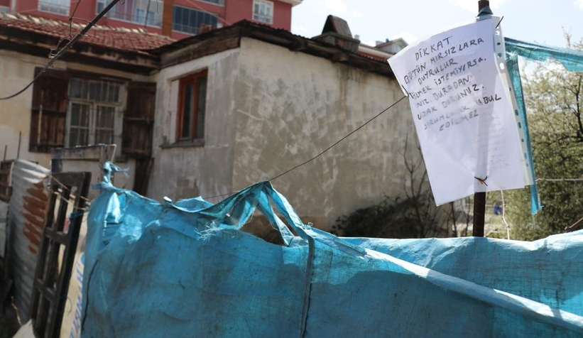 Hırsızlara tabutlu mesaj