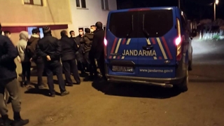 Hırsızları paketleyip jandarmaya teslim ettiler