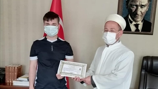 Hollandalı genç Müslüman oldu