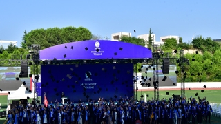 Hukuk Fakültesinde mezuniyet coşkusu