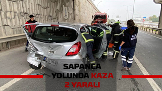 Hurdaya dönen otomobilde sıkıştılar