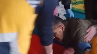 Hutbeyi dinlerken kanlar içerisinde yere yığıldı