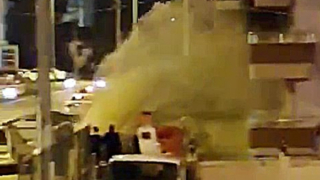 İçme suyu hattı patladı, sular ikinci kata kadar fışkırdı