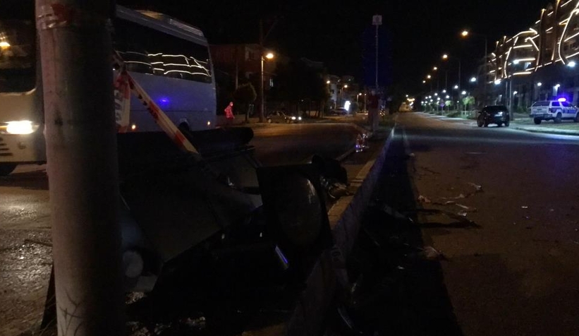 İki araç çarpıştı :9 yaralı