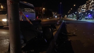 İki araç çarpıştı :9 yaralı