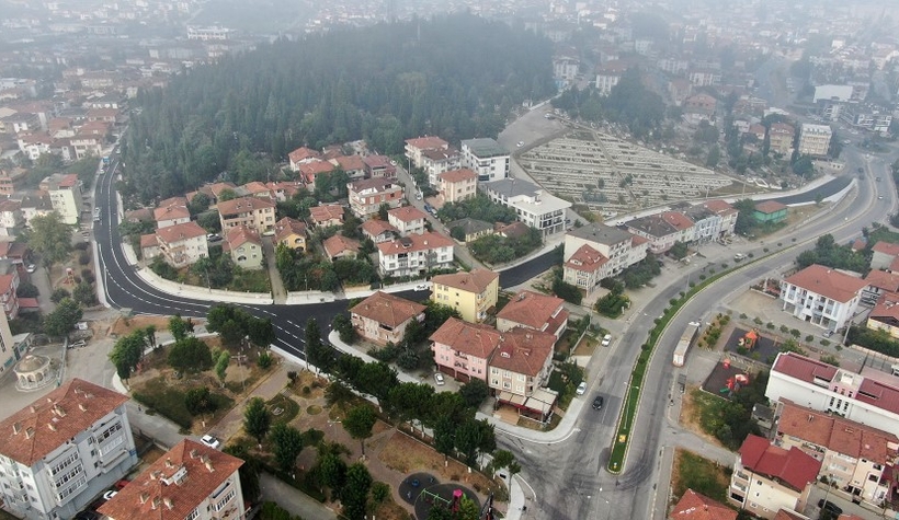 İki büyük caddede bayram önesi asfalt sevinci