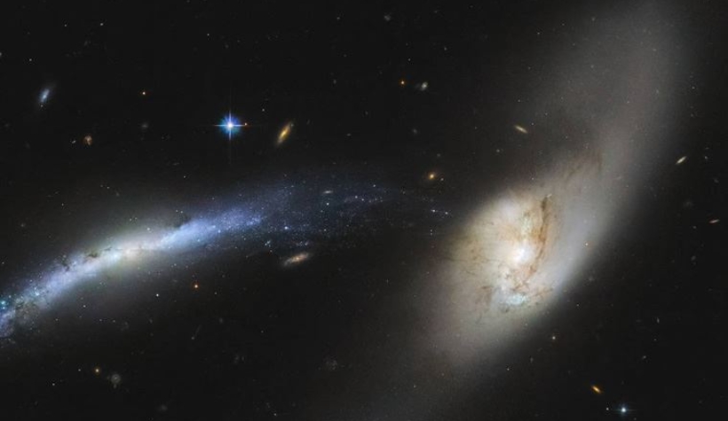 İki galaksinin birleşmesini görüntülendi