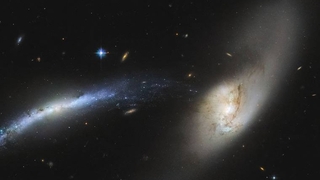 İki galaksinin birleşmesini görüntülendi