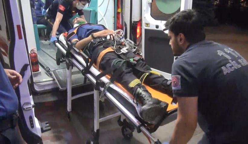 İki grup arasında çıkan kavgada olaya müdahale eden polisler yaralandı