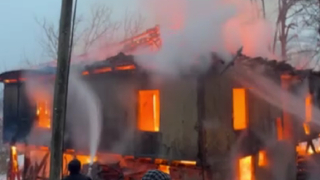 İki katlı ev küle döndü