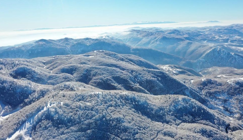  İki kayak merkezinin zirvesi tek karede buluştu