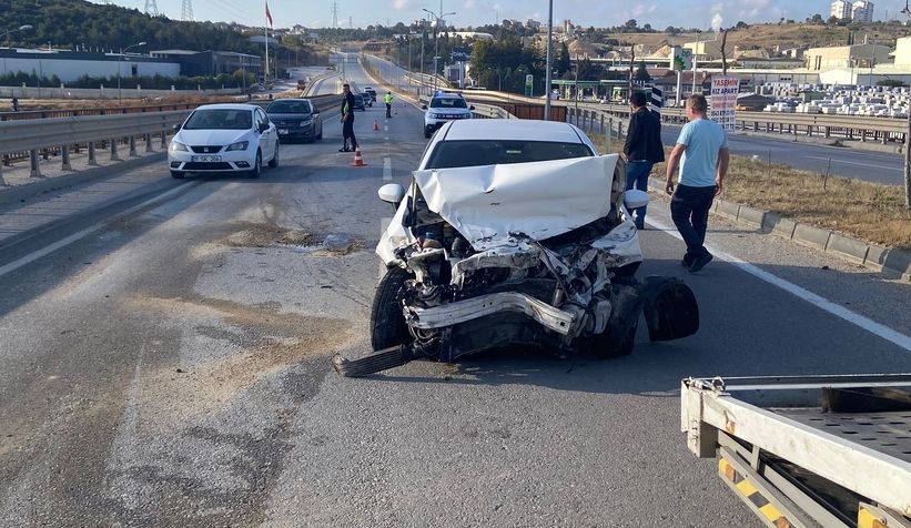 İki otomobil çarpıştı: 1 yaralı