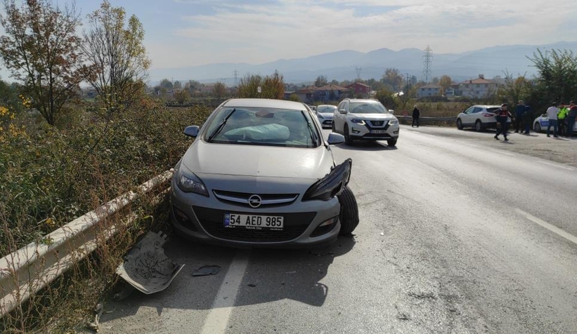 İki otomobil çarpıştı: 2 yaralı