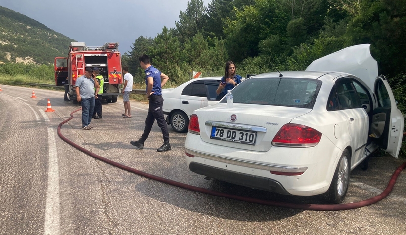 İki otomobil çarpıştı: 5 yaralı