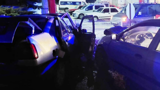 İki otomobil çarpıştı, 7 yaralı