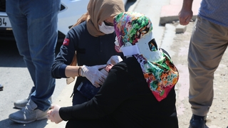 İki otomobil kafa kafaya çarpıştı: 2’si çocuk 5 yaralı