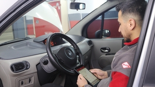 İkinci el araç piyasası düştü, ekspertizler sinek avlıyor