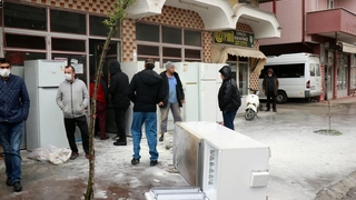 İkinci el dükkanında yangın: 1 yaralı