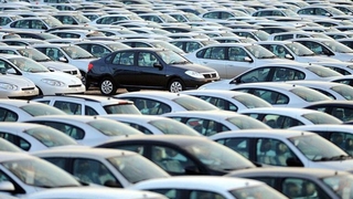 İkinci el otomobil piyasasında fiyatlar yine yükseldi