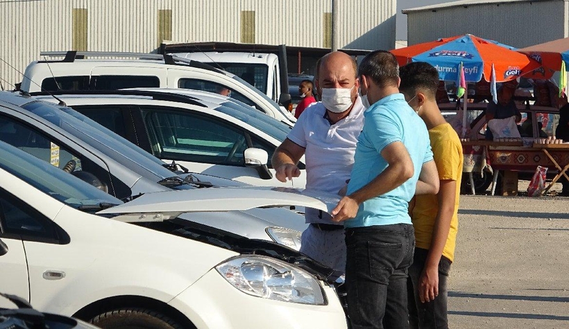 İkinci el otomobilde fiyatlar uçtu