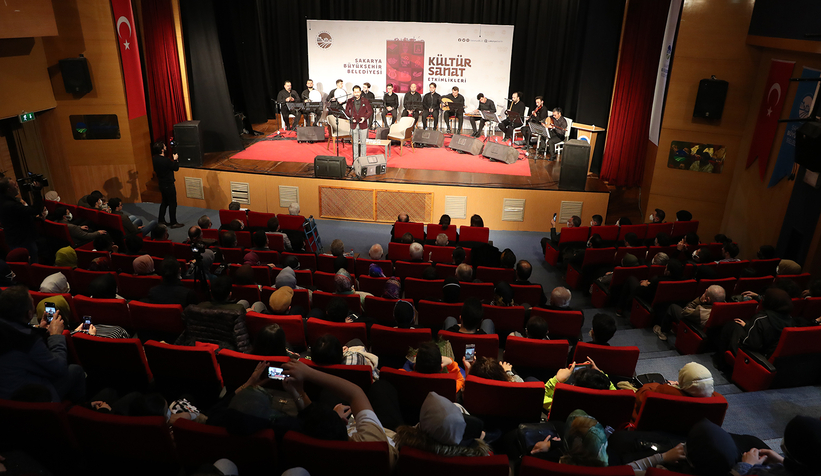 İlahilerle Mısri söyleşisi AKM’de yapıldı