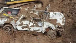 İliç’te toprak altında kalan pikaba ulaşıldı