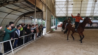İlk at binme deneyimini Büyükşehir’le yaşadılar