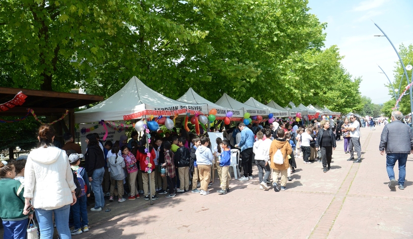 İlköğretim öğrencileri üniversitede misafir edildi