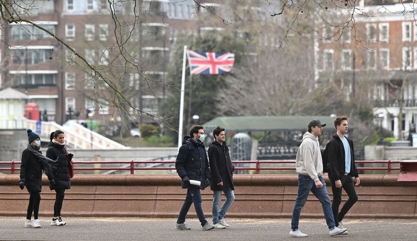 İngiltere'de 24 Mart'ta  önlemsiz hayata geçiş hedefleniyor
