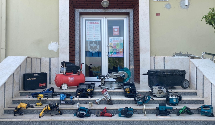 İnşaat malzemeleri çalıp satmışlar