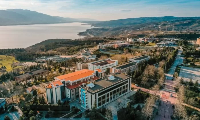 İnsan ve Toplum Bilimleri Fakültesinden TÜBİTAK-3005 başarısı