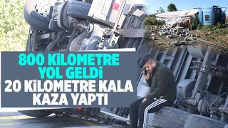 İplik yüklü tır, tarlaya devrildi